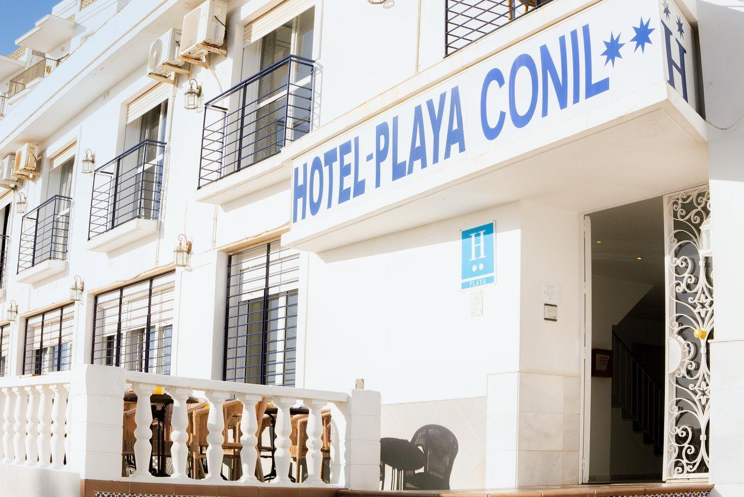 Hotel Playa Conil - Beachfront Studios & Suites โกนิล เด ลาฟรอนเตรา ภายนอก รูปภาพ