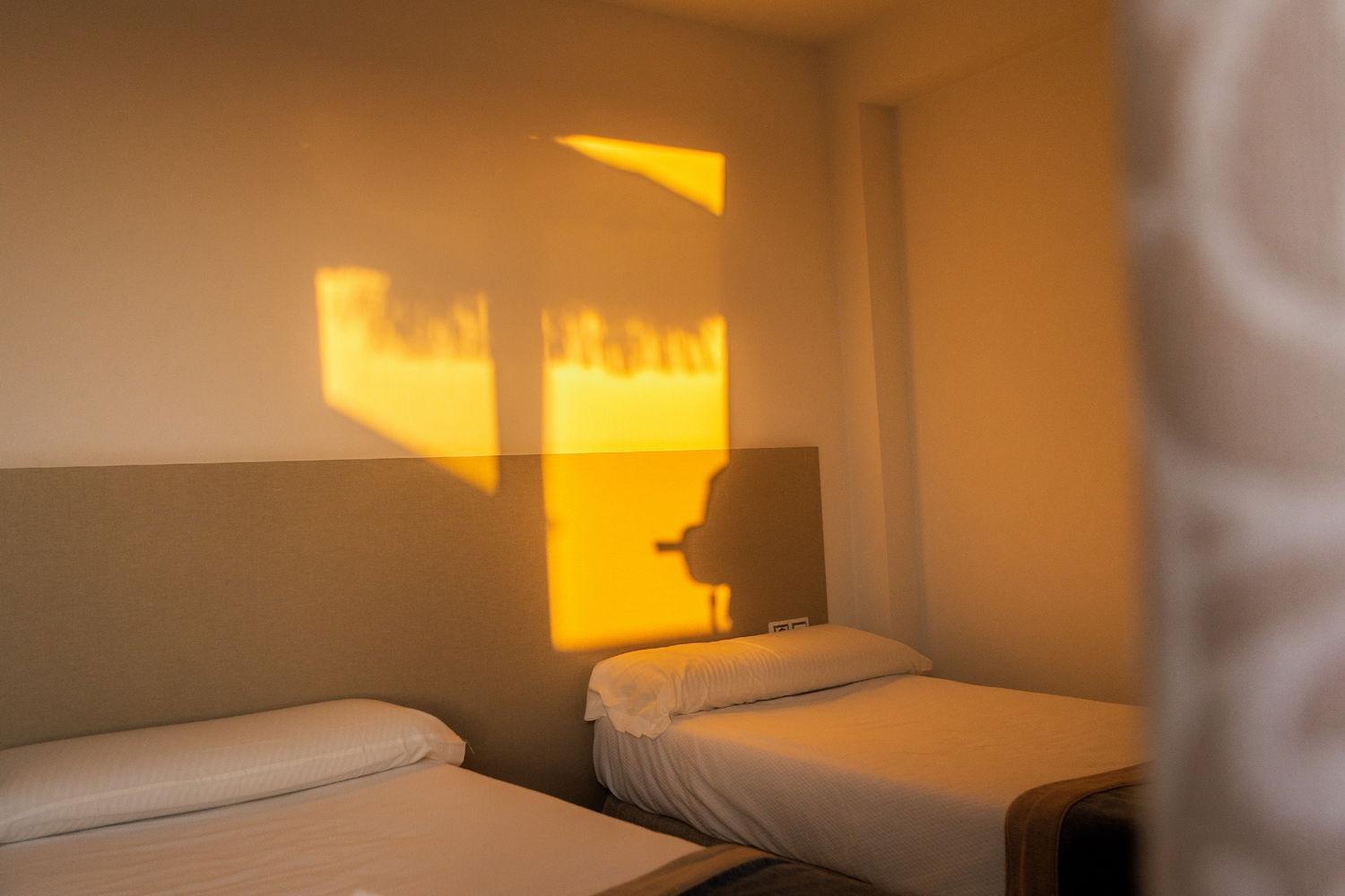 Hotel Playa Conil - Beachfront Studios & Suites โกนิล เด ลาฟรอนเตรา ภายนอก รูปภาพ